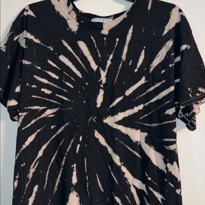 Short sleeve long tee.